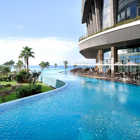 Parnas Hotel Jeju Seogwipo Exterior foto Infinity pool at the Westin Chosun, Haeundae, Busan, South Korea
